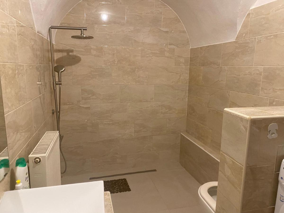 Apartman Fabrik Hainburg an der Donau Exteriör bild